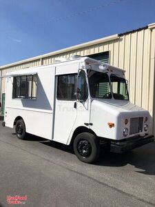 Freightliner Mobile Kitchen Food Truck.