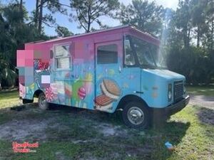 23' Chevy P30 Ice Cream & Shaved Ice Truck with Solar Panels / Mobile Dessert Truck.