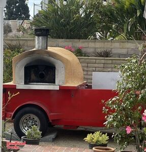 2009 6' x 9' Breadstone Wood-Fired Brick Oven Pizza Trailer / Pizzeria on Wheels.