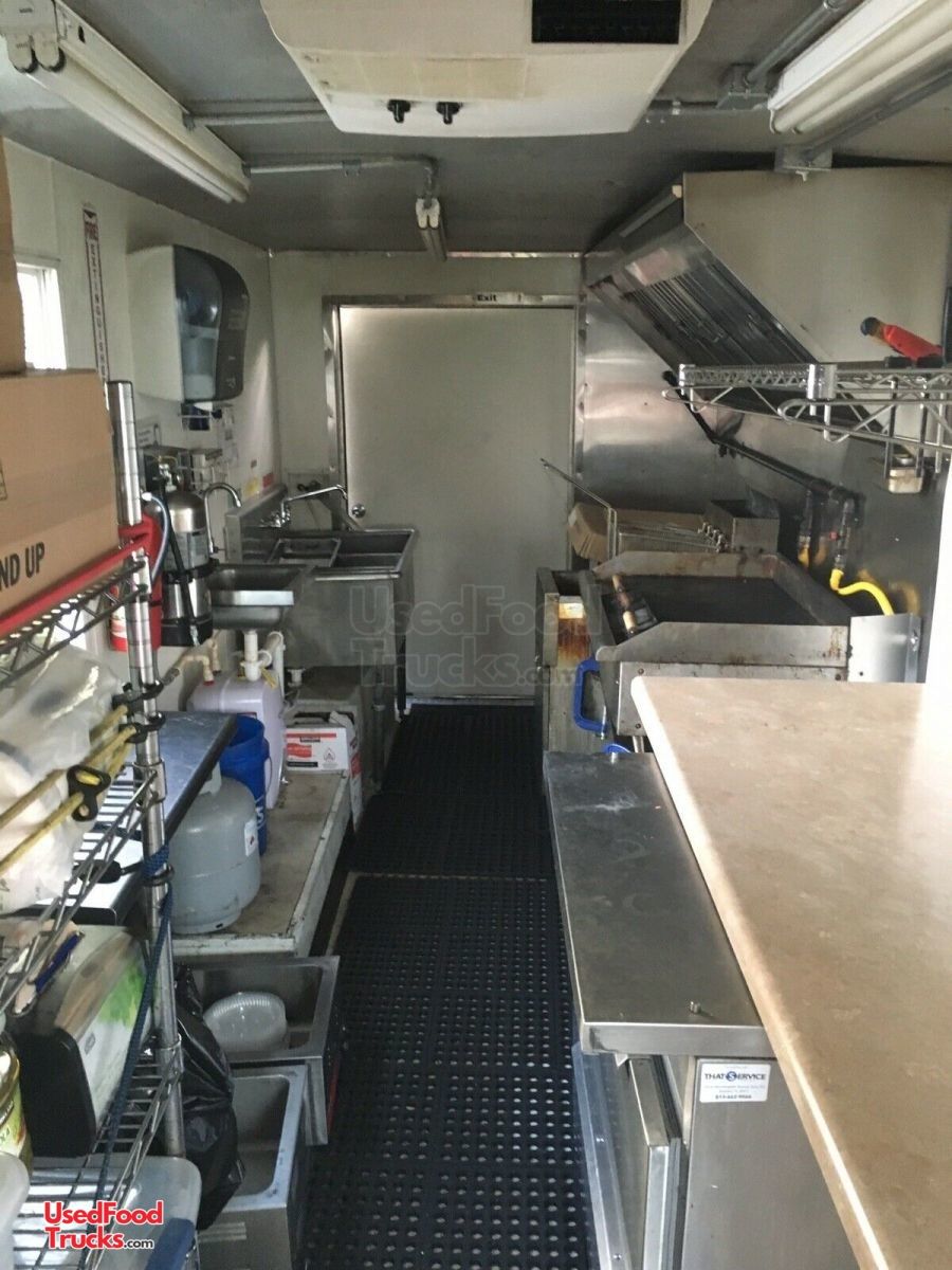 Used Chevrolet Well-Equipped P30 Step Van Mobile Kitchen ...