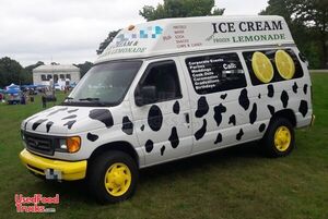 2007 Ford Econoline 18' Ice Cream Truck / Ice Cream Shop on Wheels.