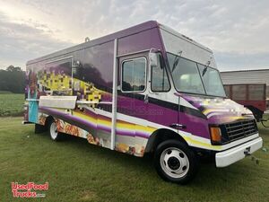 2004 Chevrolet Workhorse All-Purpose Food Truck.