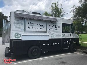 2004 21' Freightliner All-Purpose Food Truck with Fire Suppression System