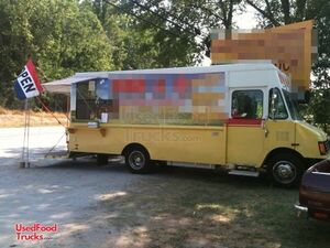 1998 - 24' Chevy P30 Workhorse Mobile Kitchen Food Truck