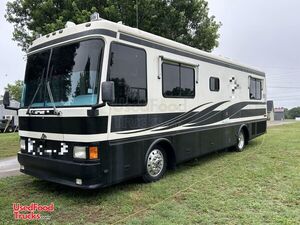 LOW MILES. Well Equipped 33' Coffee Espresso & Beverage Truck w/ Bathroom
