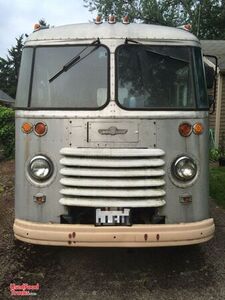 1960 - 18' Grumman Kurbside Vintage Food Truck with 2020 Kitchen Build-Out.