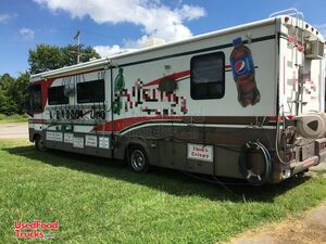 2000 Ford Dutchman 34' Pizza and Catering Food Bus with Bedroom and Shower.