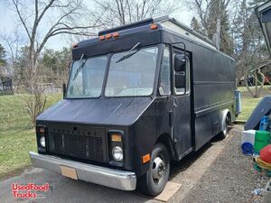 25' Chevrolet P30 All-Purpose Catering Food Truck Mobile Vending Unit