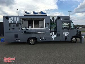 2000 Ford Utilimaster Food Truck / Commercial Mobile Kitchen.