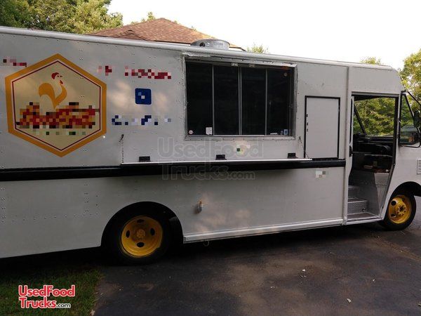 Very Versatile 2003 Workhorse Step Van Food Truck w/ Pro Fire Suppression.