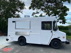 2003 14' Workhorse P42 Diesel Food Truck with 2021 Kitchen.