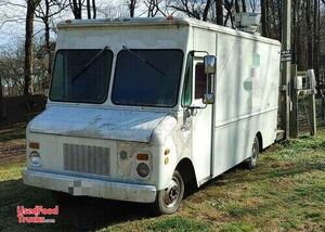 LOW MILES Chevrolet P30 Step Van Mobile Food Truck with 2020 Kitchen Built-Out.