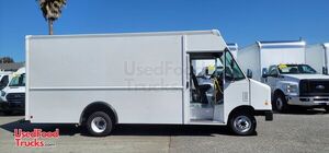 2015 - 15' Ford E-350 Step Van Kitchen Food Truck with 2023 Commercial Equipment