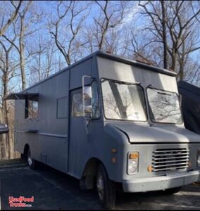 Well Equipped 26' Chevrolet P30 All-Purpose Food Truck Mobile Food Unit