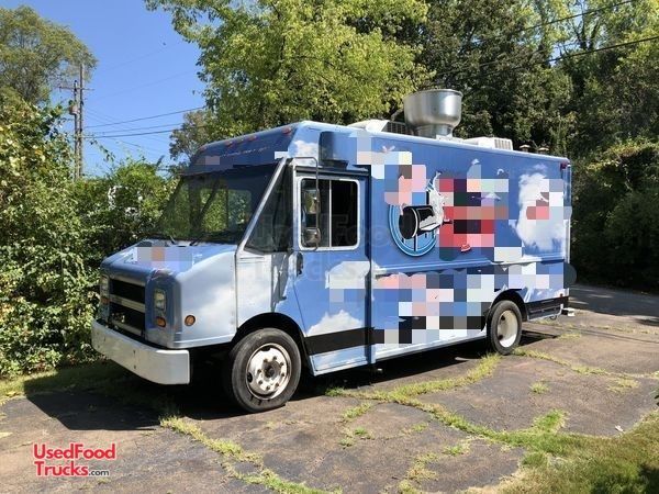 Used Freightliner Utilimaster Step Van Kitchen Food Truck / Mobile Kitchen Unit Tennessee.