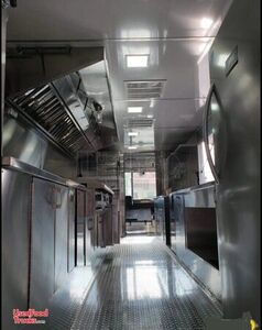 Fully Loaded 2004 Mobile Kitchen Freightliner MT45 Kitchen Food Truck