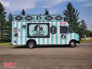 2004 25' Ford Utilimaster Soft Serve Ice Cream Concession Truck