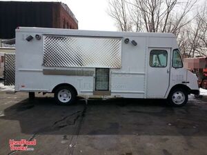 2000 - Chevy Workhorse Food Truck with Brand New Kitchen