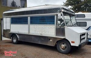 22' Chevrolet Stepvan Street Food Truck / Used Kitchen on Wheels.