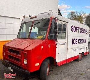Chevrolet P20 Soft Serve Ice Cream Vending Truck / Mobile Ice Cream Parlor.