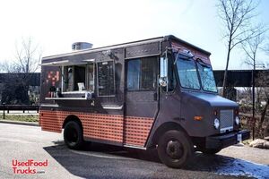 Newly Inspected 2003 Workhorse P42 Diesel 18' Pizza Vending Truck / Mobile Pizzeria.