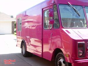 1984 Hot Pink&nbsp;21' Chevy Step Van Concession Truck