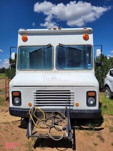 GMC P3500 Step Van Mobile Kitchen Food Truck with New Engine.