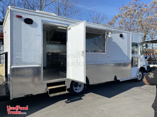 Well Equipped - 18' Chevrolet Step Van food truck with 2019 Kitchen