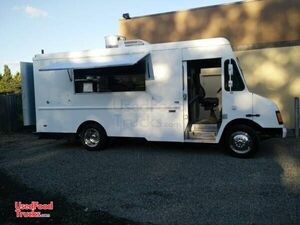 Chevy Workhorse Mobile Kitchen Food Truck.