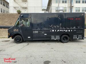 Fully-Equipped 2006 Freightliner Step Van Kitchen Food Truck