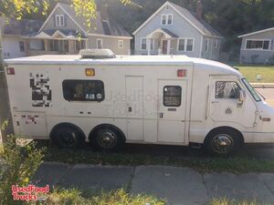 26' Diesel GM Spartan Ambulance to Pizza Food Truck Conversion