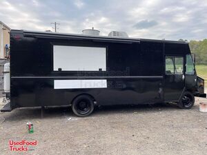 2005 Work Horse EL Extra Long Extended Food Truck Well Equipped Mobile Kitchen
