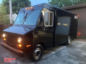 Preowned - Chevrolet P30 All-Purpose Food Truck Mobile Food Unit.