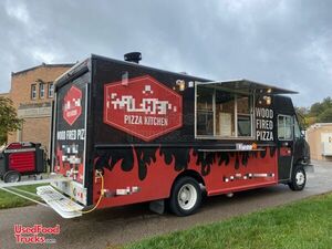 AWESOME LOADED 2009 22' Workhorse Diesel Wood-Fired Pizza Food Truck | Mobile Pizzeria