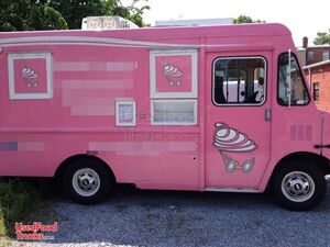 Workhorse Food / Bakery Vending Truck.