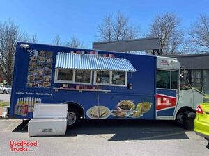 Licensed Step Van Kitchen Food Truck / Very Clean Food Truck