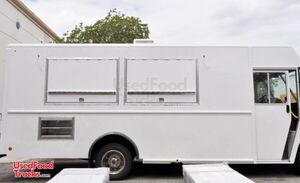2014 Ford F59 Utilimaster Food Truck