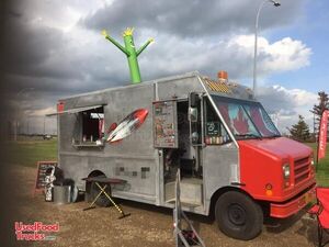 Solar-Powered Utilimaster Head-Turning Milkshake, Ice Cream & Malt Truck