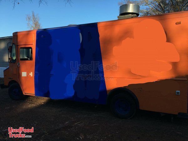 Slightly Used 16.5' Chevrolet P30 Step Van Food Truck w/ a Loaded 2019 Kitchen