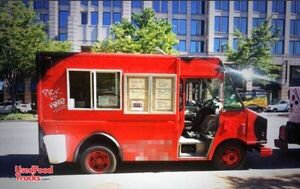 1997 - GMC P30 Food Truck.