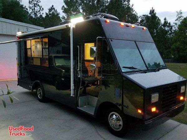 Ready to Go Custom-Built Utilimaster C30 Mobile Cafe / Low Mileage Coffee Truck.