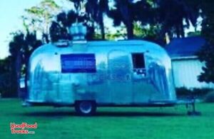 Vintage - 1965 Airstream Globetrotter 7.5' x 17' Food Concession Trailer