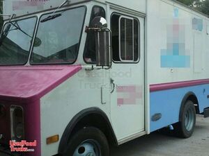 1998 - Chevy P30  Food Truck.