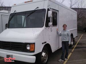 2000 - P30 Workhorse Retail Delivery Vending Truck