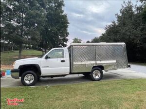 2005 Chevrolet Silverado Canteen-Style Lunch Serving Food Truck.