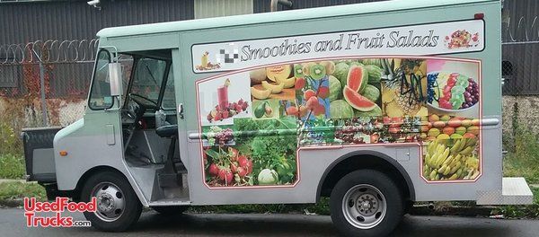 Used GMC P3500 Smoothie Healthy Food Truck Working Condition.
