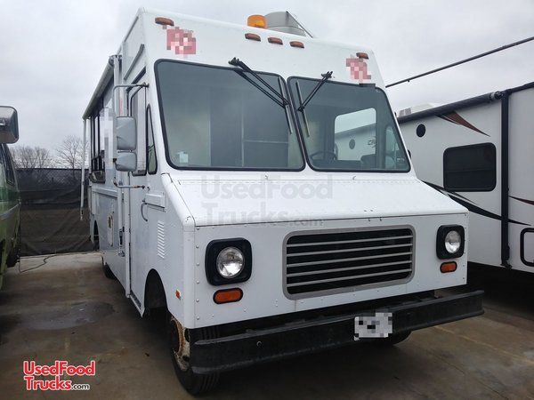 Chevy P30 Food Truck Commercial Mobile Kitchen Amazing Condition Low Miles