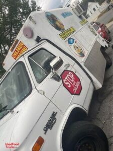 2000 Chevy G3500 Ice Cream Truck / Ice Cream Store on Wheels.