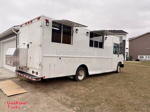 Versatile - 2005 18' Freightliner MT45 All-Purpose Food Truck