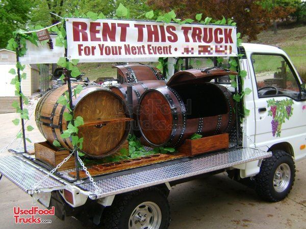 Very Unique and Eye-Catching Suzuki 4WD Used Mobile Wine Barrel Beverage Truck.